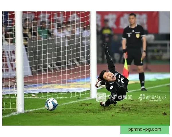 点球大战胜负之门:决胜关键时刻,揭秘点球战的技术与心理较量